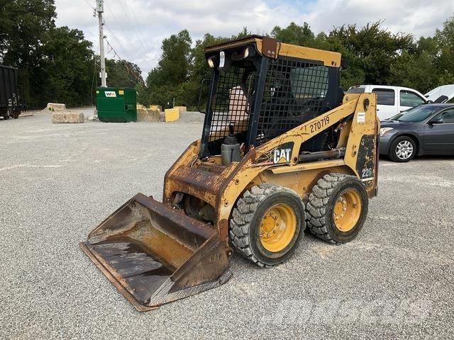 CAT 226 Мини-погрузчики