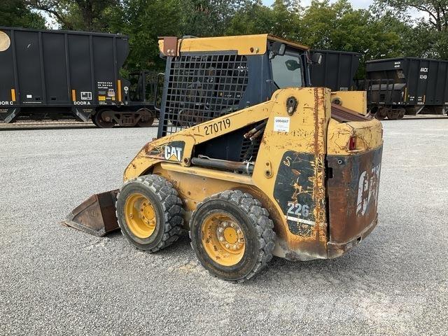CAT 226 Мини-погрузчики