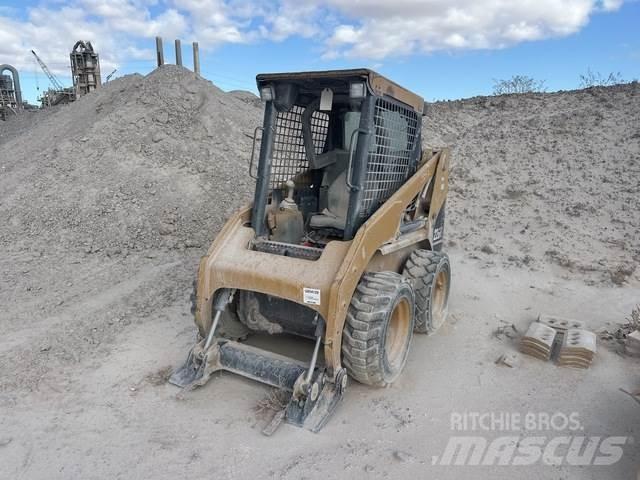 CAT 226B Мини-погрузчики