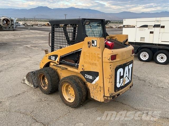 CAT 226B Мини-погрузчики