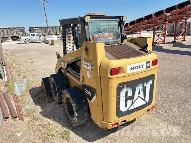 CAT 226B2 Мини-погрузчики