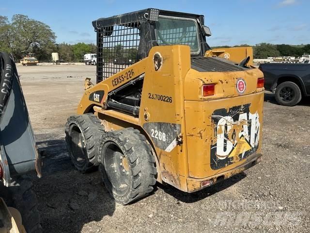 CAT 226B3 Мини-погрузчики