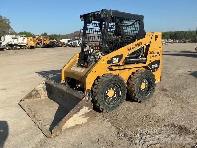 CAT 226B3 Мини-погрузчики