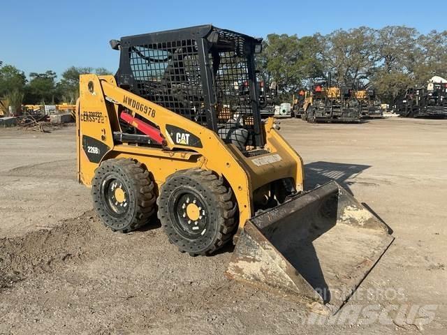 CAT 226B3 Мини-погрузчики