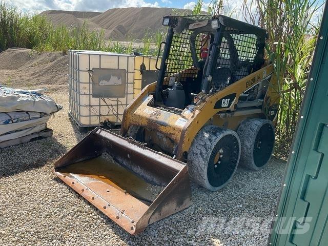 CAT 226B3 Мини-погрузчики