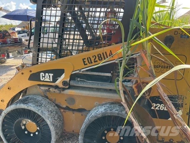 CAT 226B3 Мини-погрузчики