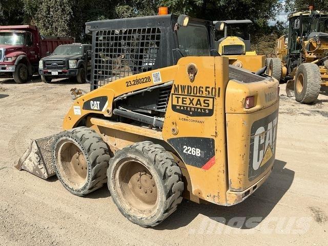 CAT 226B3 Мини-погрузчики
