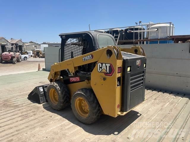 CAT 226D3 Мини-погрузчики