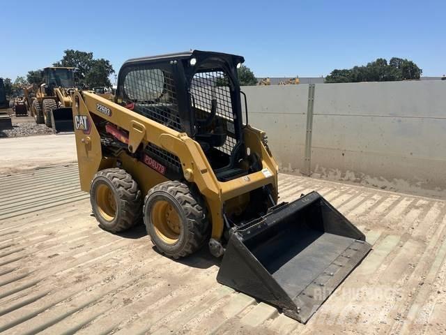 CAT 226D3 Мини-погрузчики