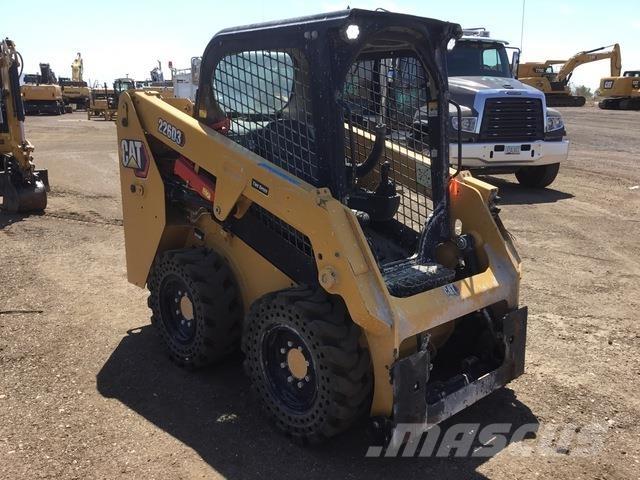 CAT 226D3 Мини-погрузчики