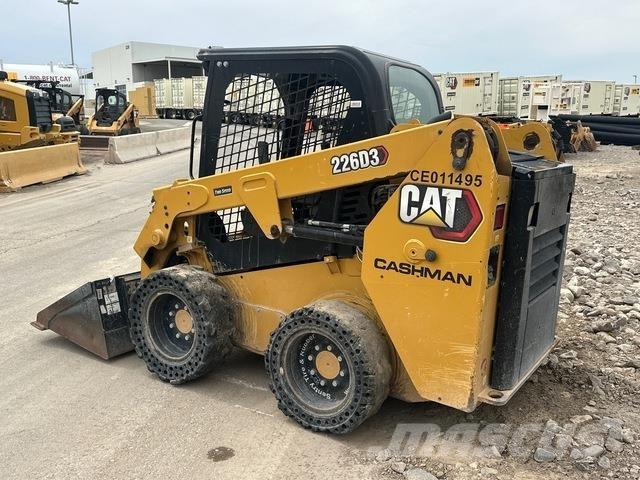 CAT 226D3 Мини-погрузчики