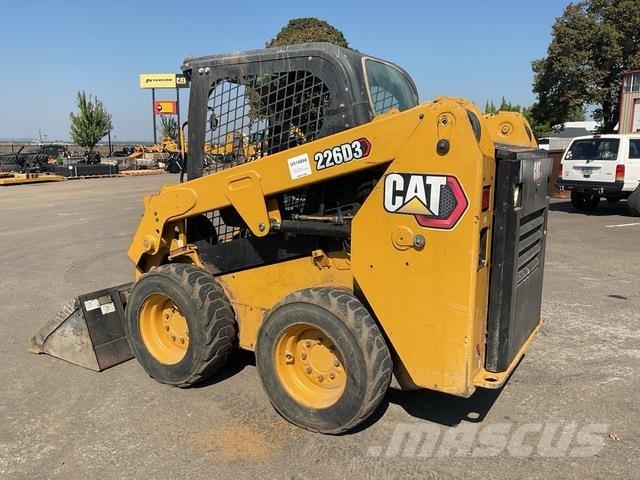 CAT 226D3 Мини-погрузчики