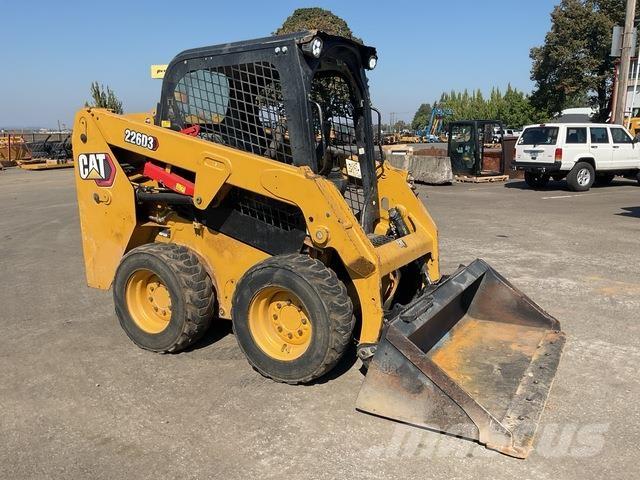 CAT 226D3 Мини-погрузчики