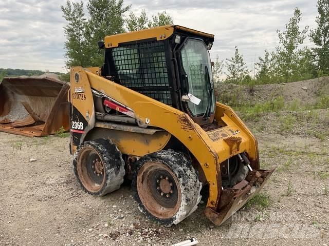 CAT 236B Мини-погрузчики