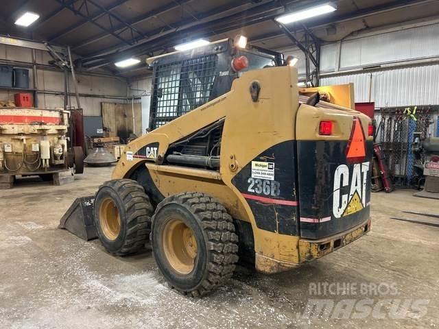 CAT 236B Мини-погрузчики