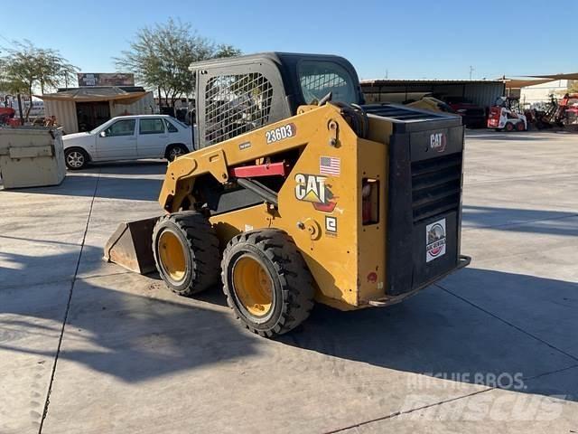 CAT 236D Мини-погрузчики