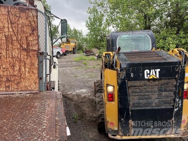 CAT 236D Мини-погрузчики