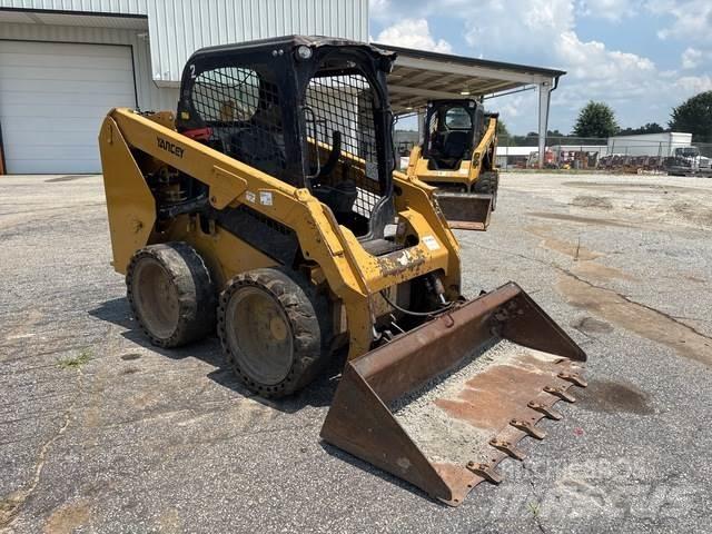 CAT 236D Мини-погрузчики
