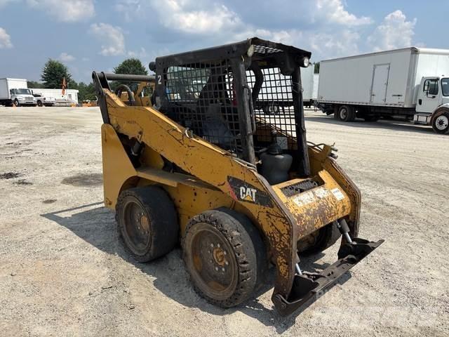CAT 242B3 Мини-погрузчики
