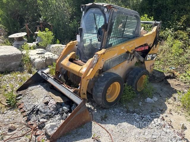CAT 242D Мини-погрузчики