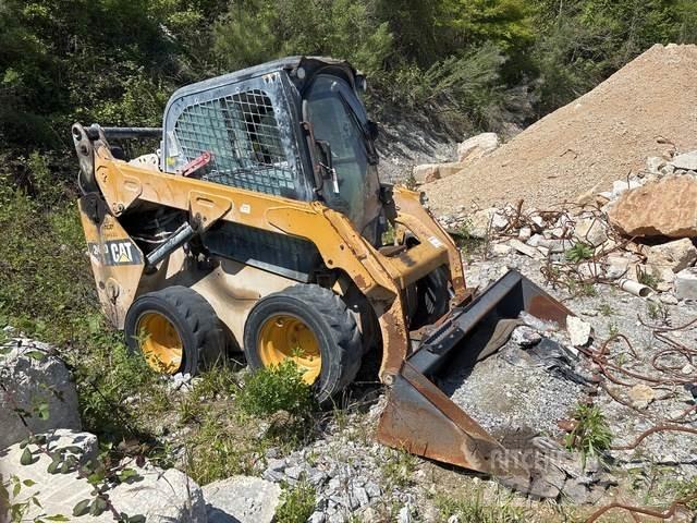 CAT 242D Мини-погрузчики