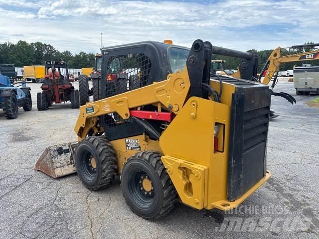 CAT 242D Мини-погрузчики