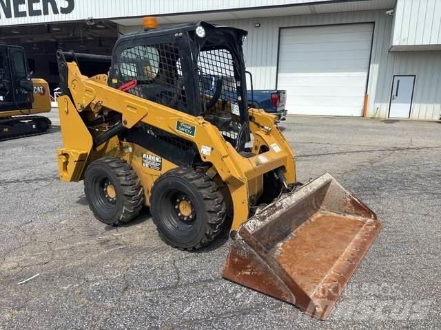 CAT 242D Мини-погрузчики
