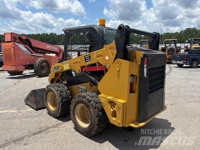 CAT 242D Мини-погрузчики