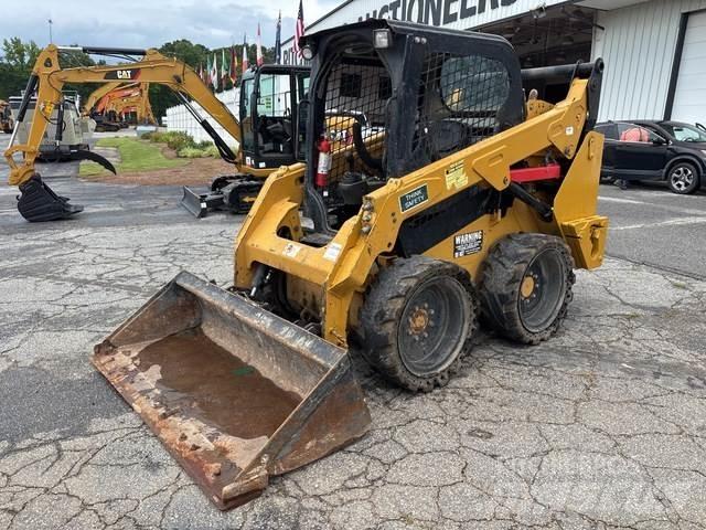 CAT 242D Мини-погрузчики