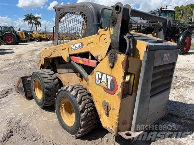 CAT 242D3 Мини-погрузчики