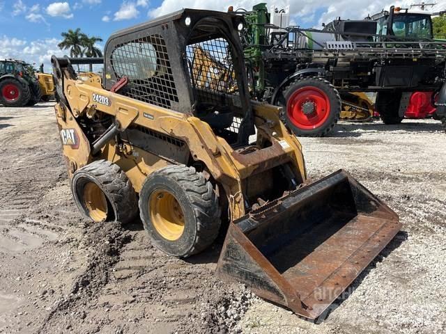 CAT 242D3 Мини-погрузчики