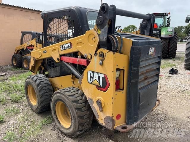 CAT 242D3 Мини-погрузчики