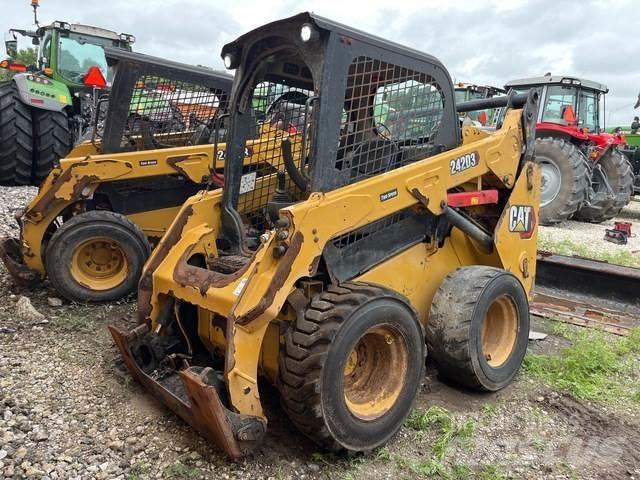 CAT 242D3 Мини-погрузчики