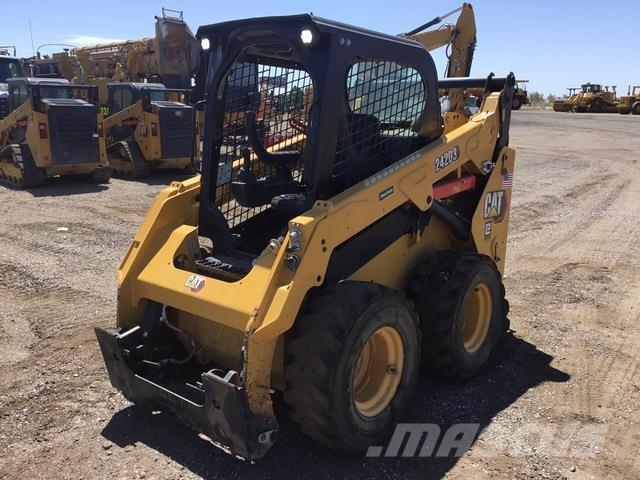 CAT 242D3 Мини-погрузчики