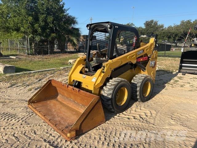 CAT 242D3 Мини-погрузчики