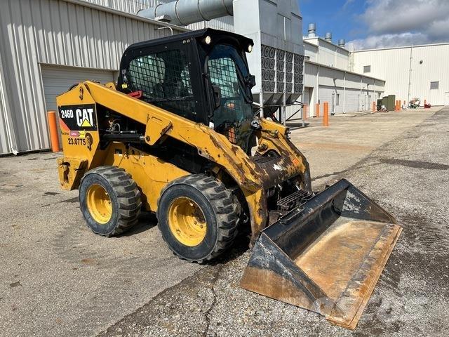 CAT 246D Мини-погрузчики