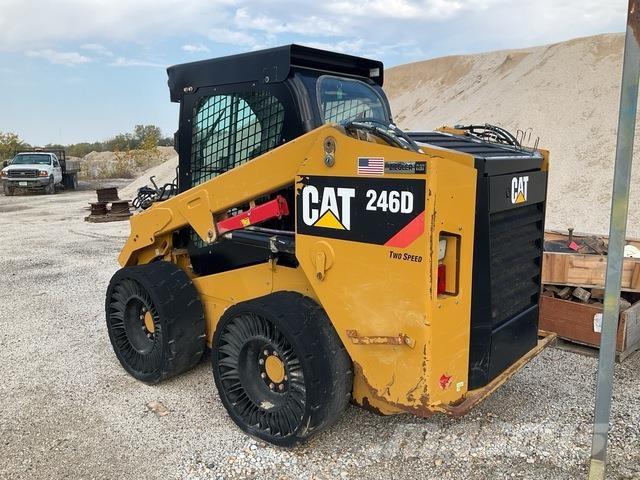 CAT 246D Мини-погрузчики