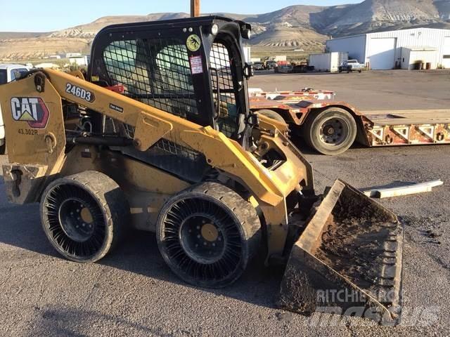 CAT 246D3 Мини-погрузчики