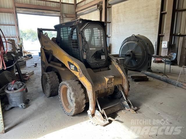CAT 252B Мини-погрузчики