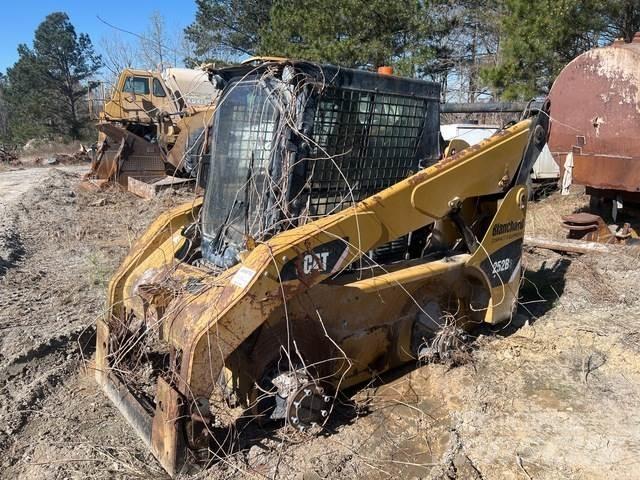 CAT 252B3 Мини-погрузчики
