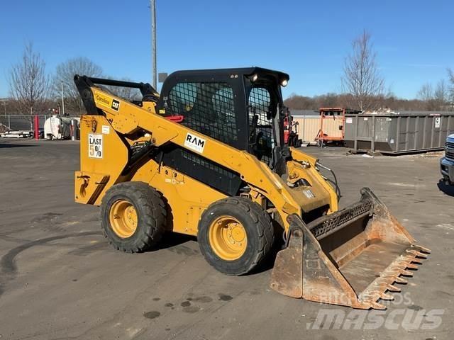 CAT 272D2 Мини-погрузчики