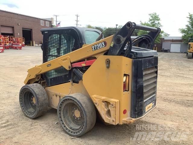 CAT 272D3 Мини-погрузчики