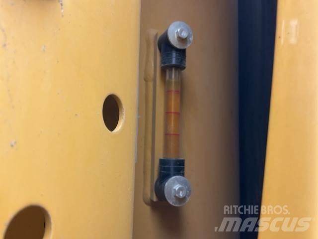 CAT 320 Гусеничные экскаваторы