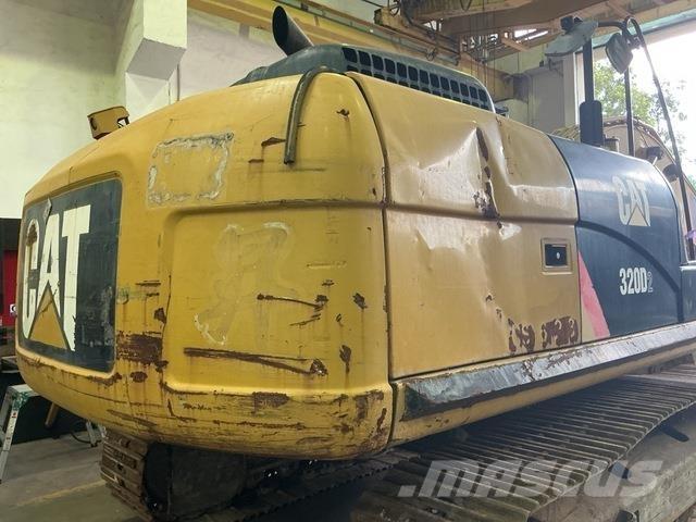 CAT 320D2 Гусеничные экскаваторы