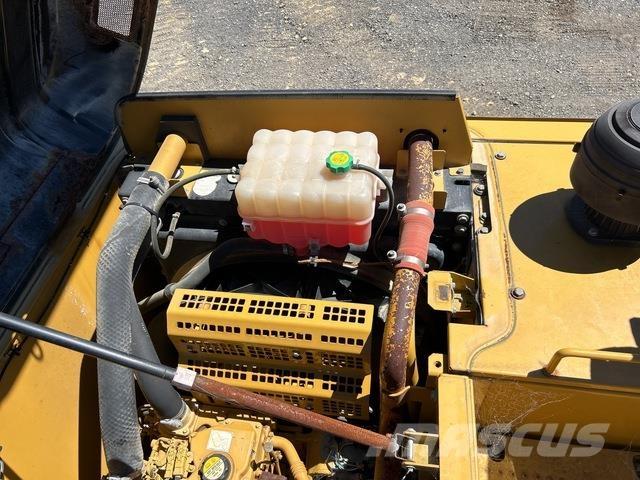 CAT 320E L Гусеничные экскаваторы