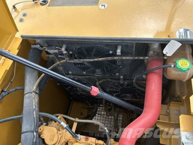 CAT 320GC Гусеничные экскаваторы