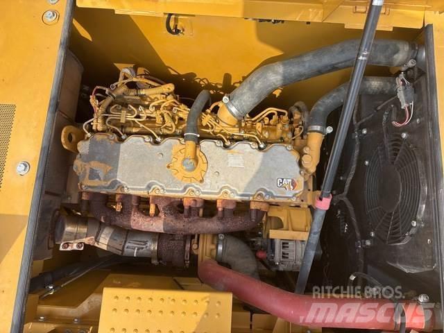 CAT 323GC Гусеничные экскаваторы