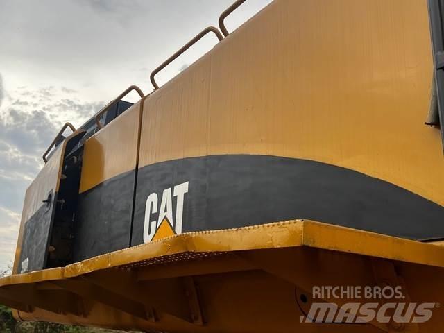 CAT 390DL Гусеничные экскаваторы