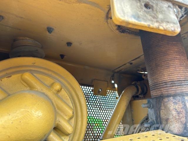 CAT 527 Гусеничные бульдозеры