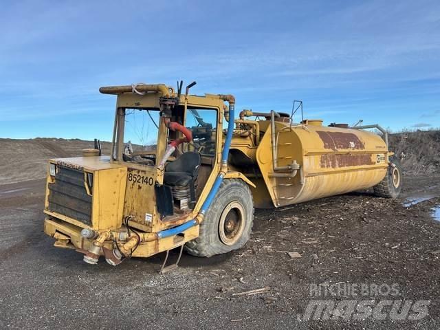 CAT 613B Поливочные машины